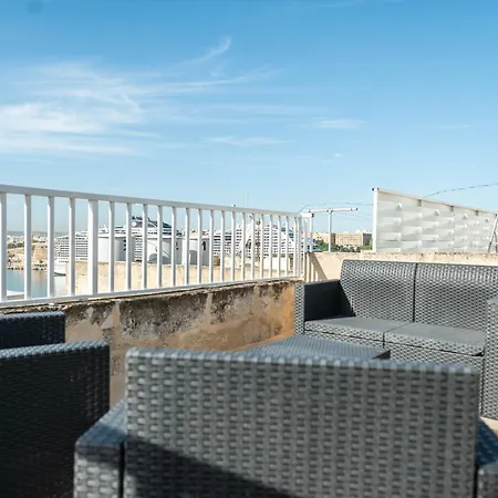 Senglea Charming 2bdr Townhouse Ferienhaus *