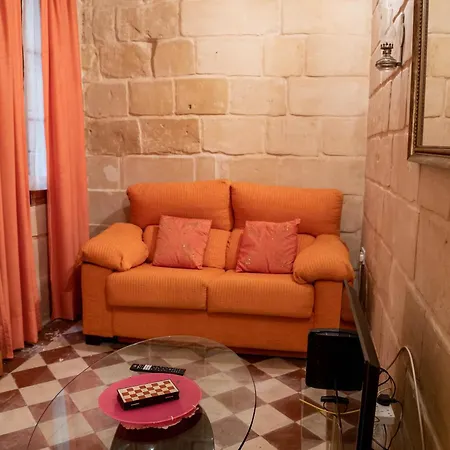 Senglea Charming 2bdr Townhouse Qormi