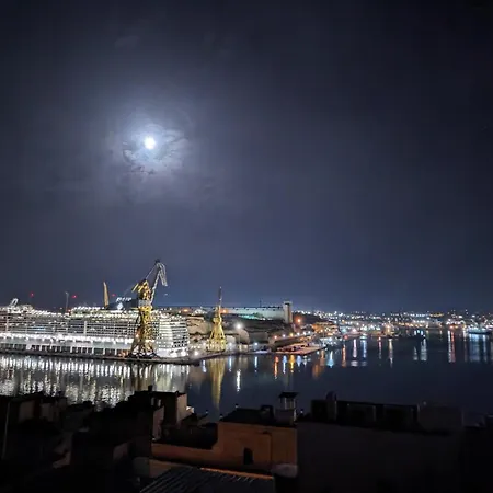 Senglea Charming 2bdr Townhouse Сasa de vacaciones *