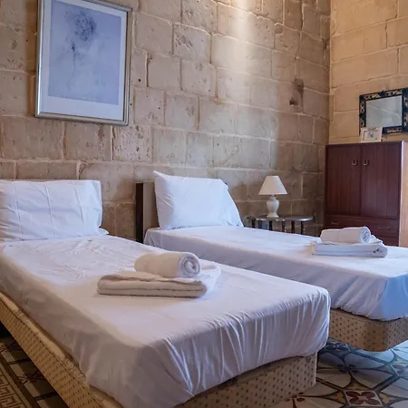 Senglea Charming 2bdr Townhouse Qormi