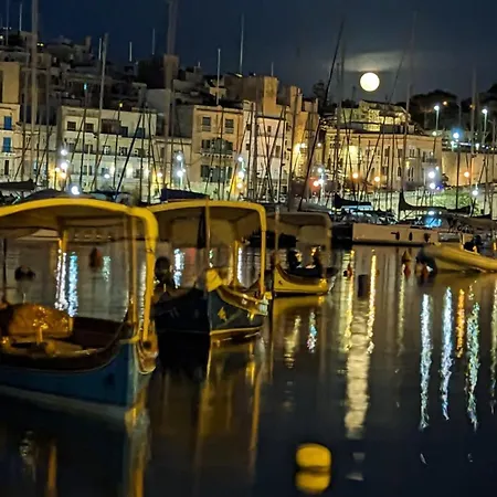 Senglea Charming 2bdr Townhouse * Qormi