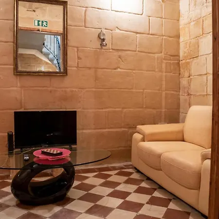 Charming 2bdr Townhouse * Senglea