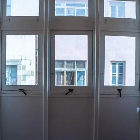 Charming 2bdr Townhouse