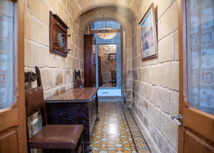 Holiday home Senglea Charming 2bdr Townhouse *
