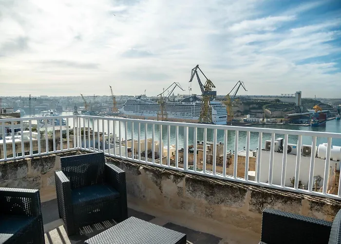 Senglea Charming 2bdr Townhouse Holiday home