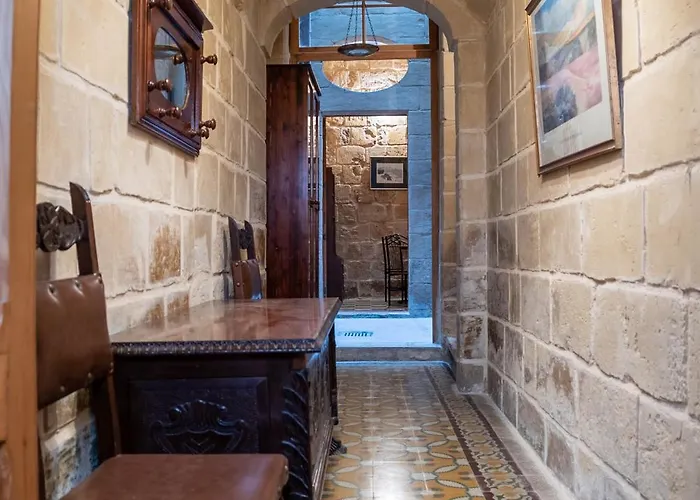 Holiday home Senglea Charming 2bdr Townhouse *