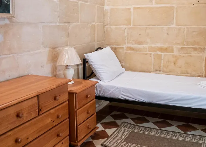 Senglea Charming 2bdr Townhouse Сasa de vacaciones Qormi