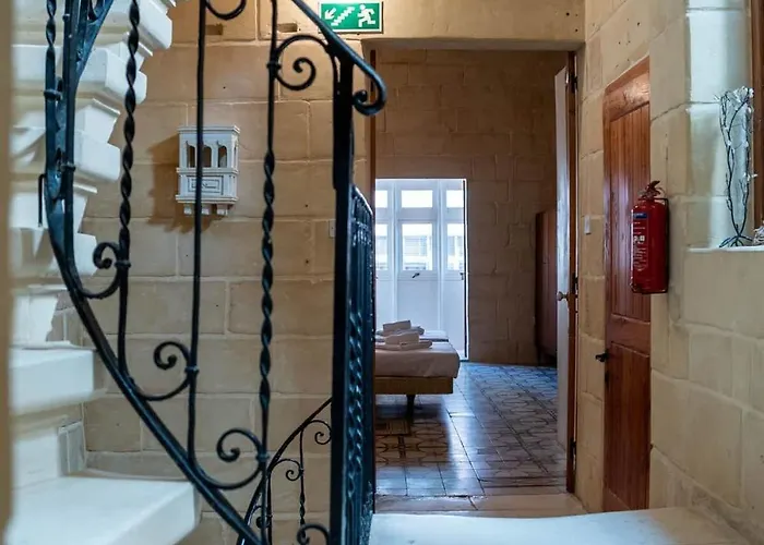 Senglea Charming 2bdr Townhouse Qormi